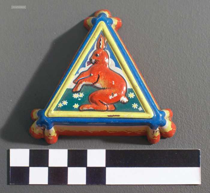 Strandspeelgoed - Bakvorm: Driehoek met afbeelding haas