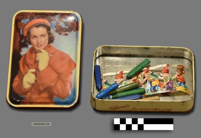 Doos met prikpennen + prikkussen