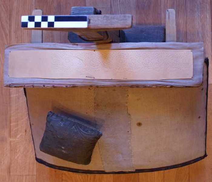 Kantklostafel met 2 kussens en speldenkussentje