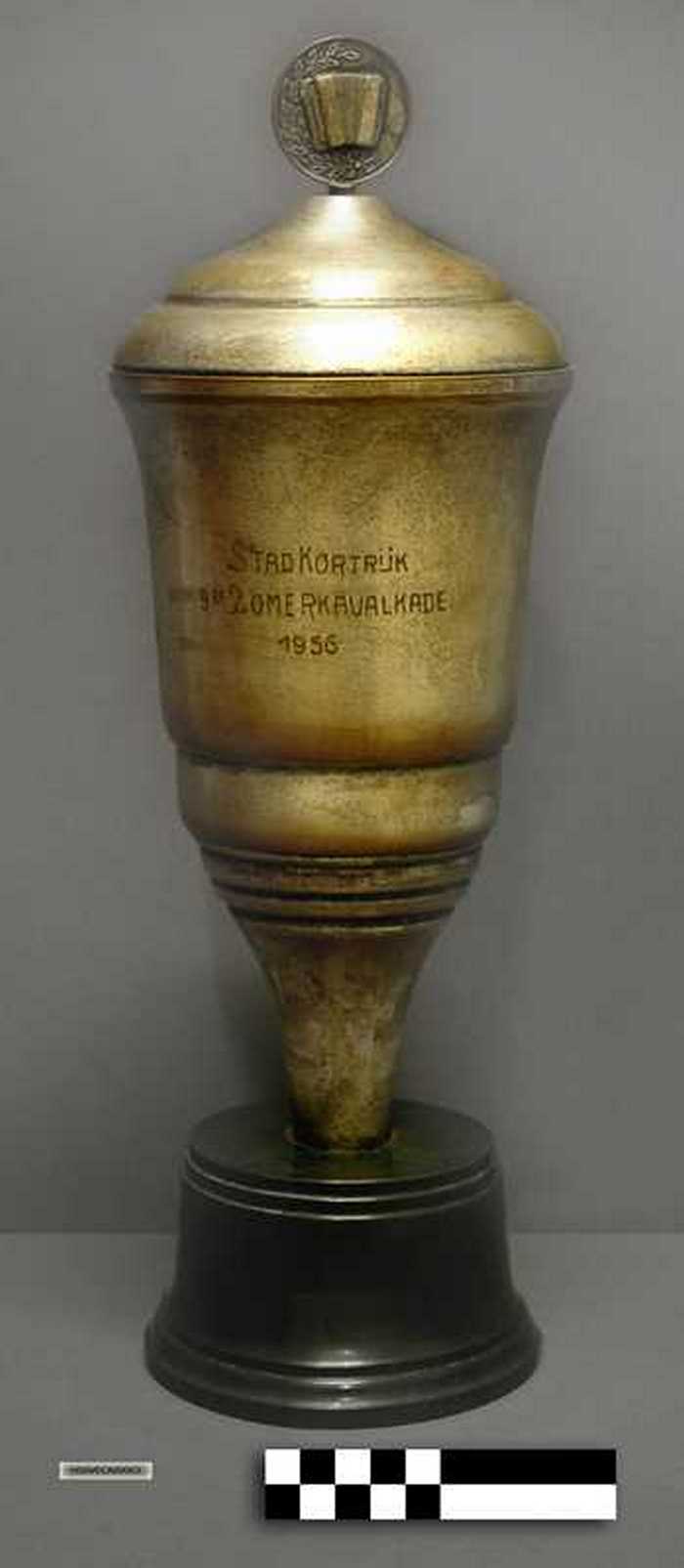 Trofee - Stad Kortrijk - 9e Zomerkavalkade - 1956