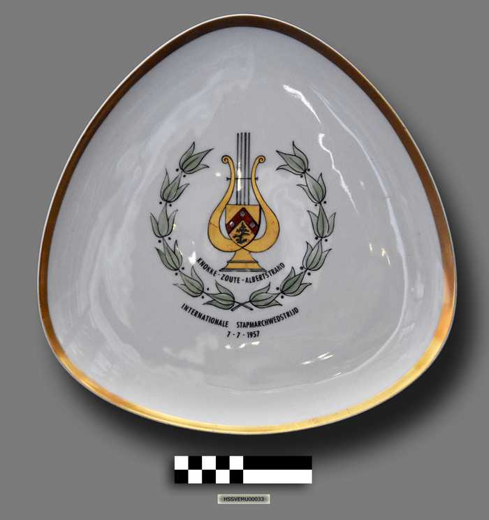 Sierbord: Internationale stapmarchwedstrijd - 7/7/1957 - Knokke-Zoute-Albertstrand