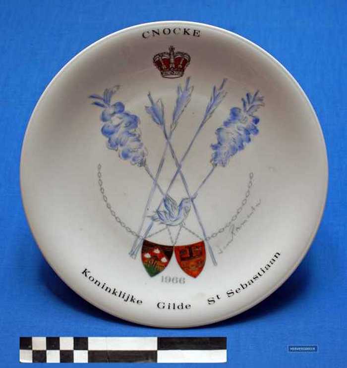 Sierbord in keramiek Koninklijke Gilde St. Sebastiaan - 1966