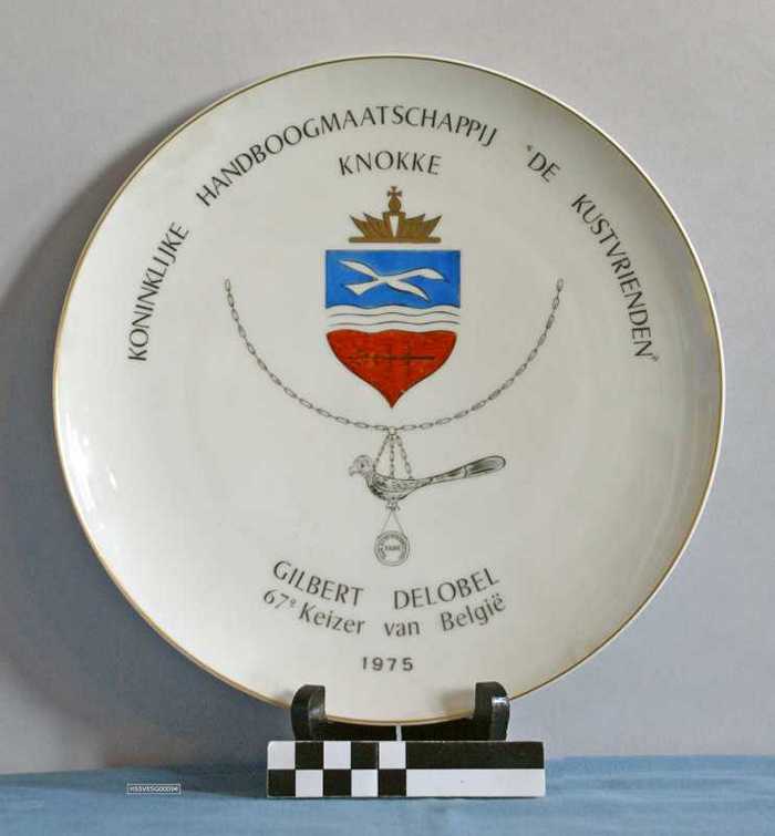 Sierbord Koninklijke Handboogmaatschappij `De Kustvrienden Knokke.