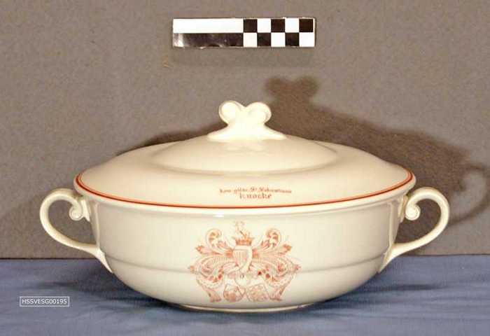 Kleine terrine met handgrepen - Koninklijke Gilde St. Sebastiaan Knocke