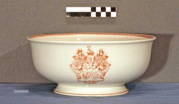 Terrine op voet - Koninklijke Gilde St. Sebastiaan Knocke