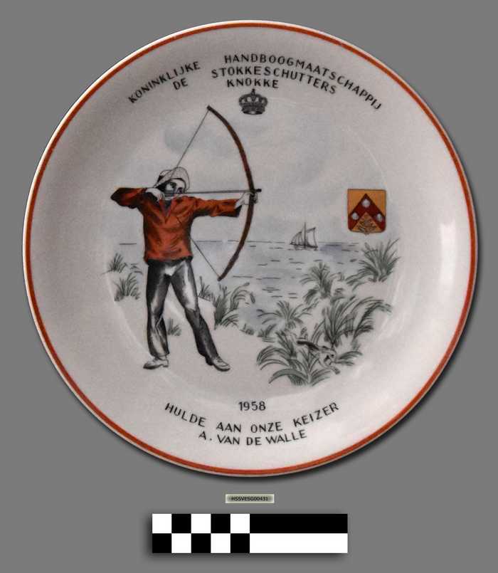 Sierbord: Koninklijke Handboogmaatschappij - De Stokkeschutters - Knokke - 1958 - Hulde aan onze keizer A. Van De Walle