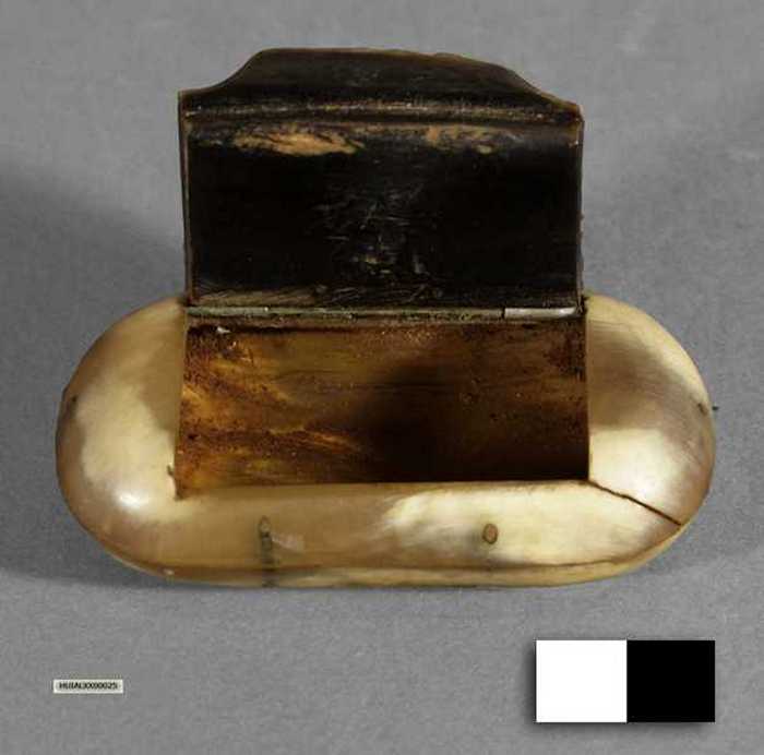 Klein opbergdoosje in hoorn