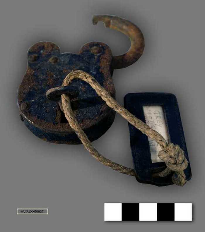 IJzeren slot met sleutel