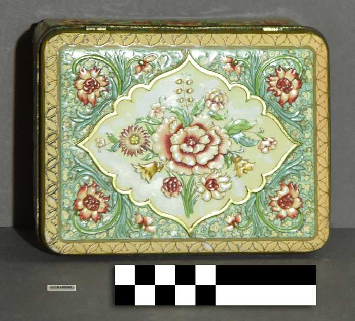 Blikken juwelendoos versierd met bloemen