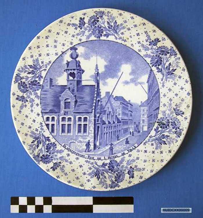 Sierbord in keramiek en afbeelding: Blankenberghe - Rue de lHôtel de Ville