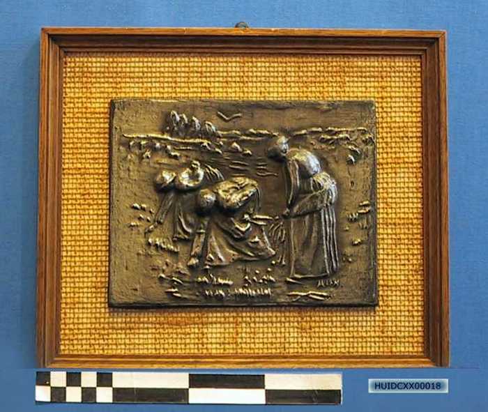 Tinnen afbeelding in kader, naar Les Glaneuses van Jean François Millet.