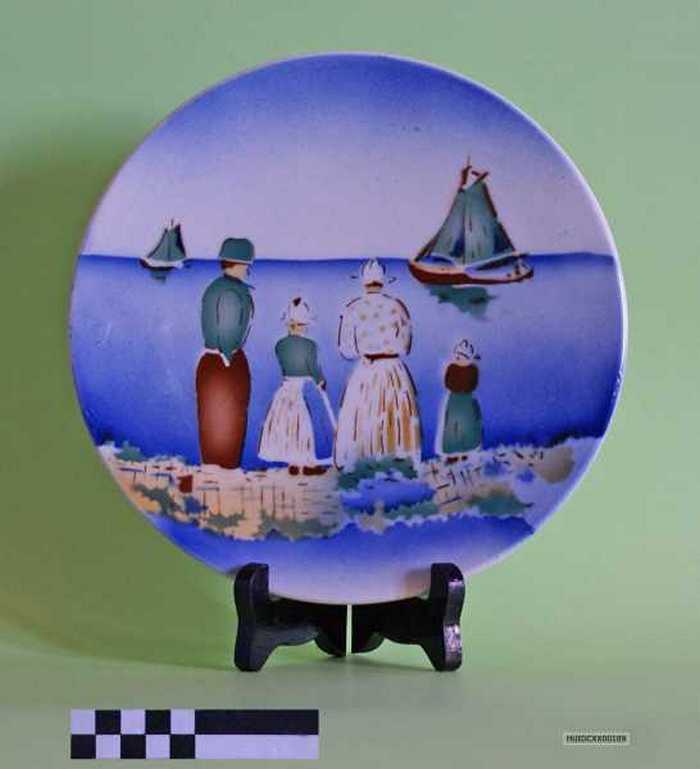 Sierbord met illustratie boten op zee