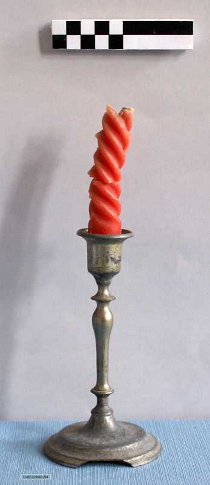 Kandelaar (met rode kaars)