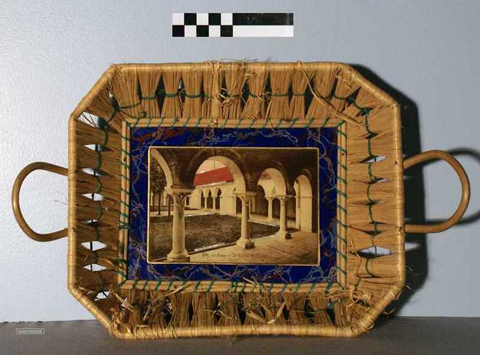Rieten mandje met postkaart - Le Zoute - Le Cloître de l'Eglise
