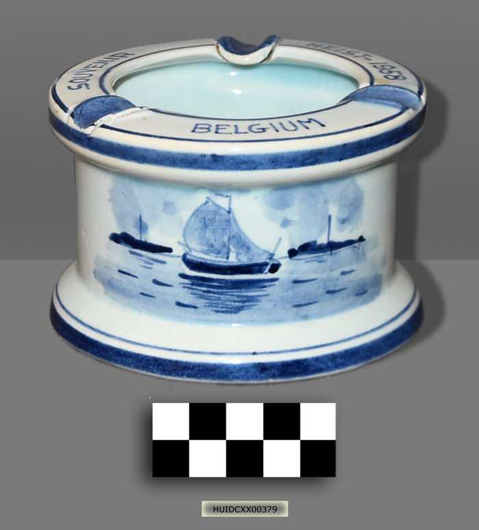 Asbak - Souvenir Heist - 1958