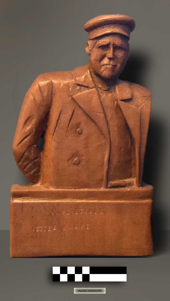 Houten beeld - V. Vlietinck