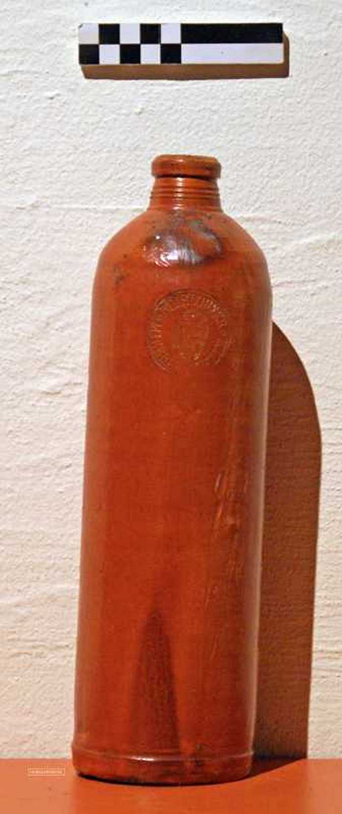 Stenen waterkruik van Roisdorfer