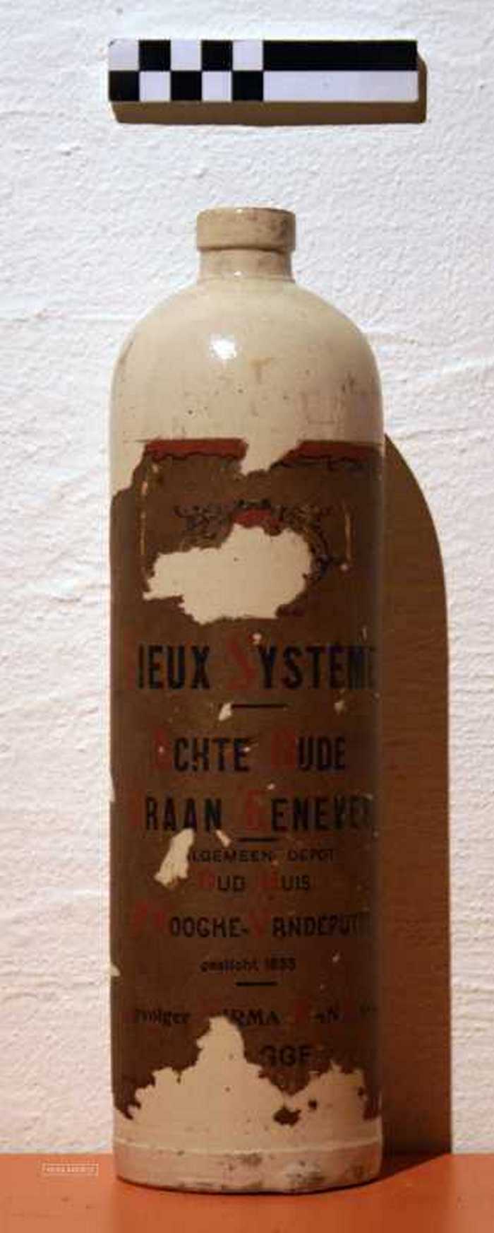 Jeneverfles van DHooghe-Vandeputte