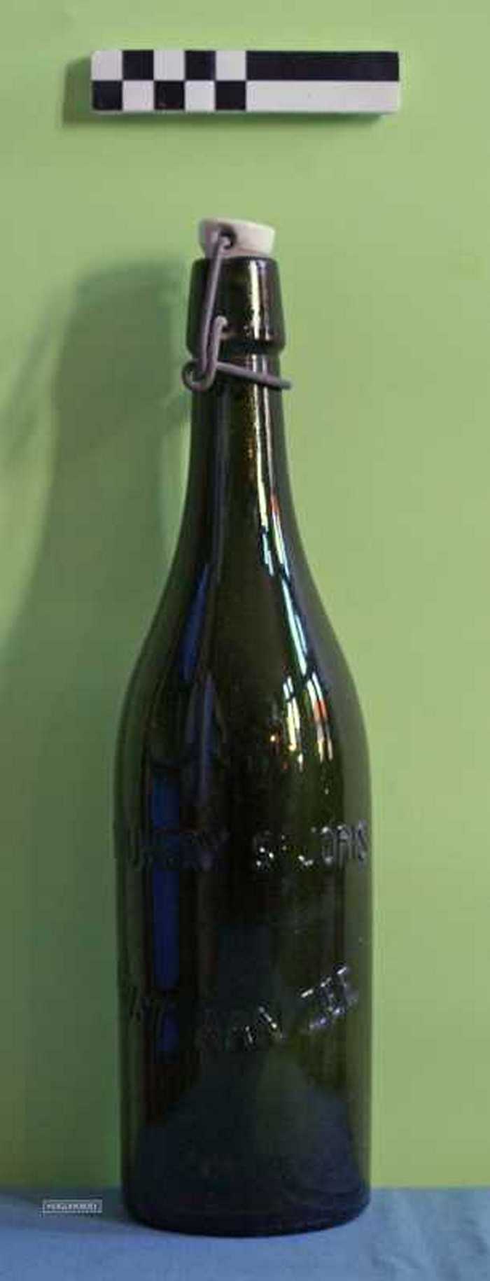 Lege bierfles van St.-Joris