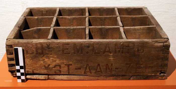 Lege, houten bierbak voor 12 flessen