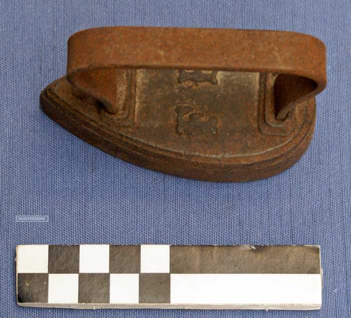 IJzeren strijkbout - klein model - FB