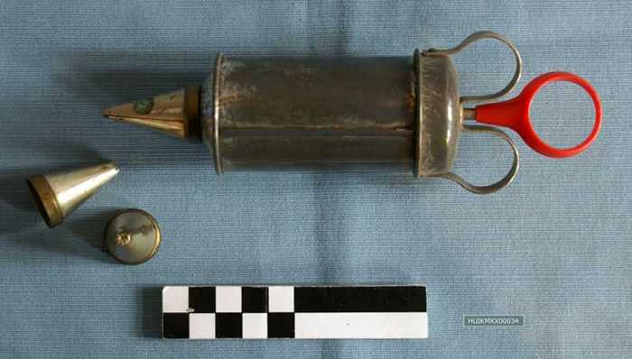 Banketspuit in metaal met verschillende spuitkopjes