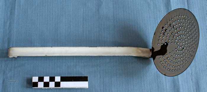 Geëmailleerde schuimspaan