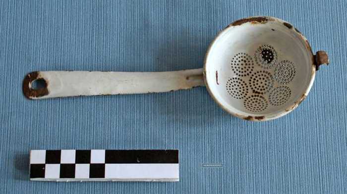 Geëmailleerde zeefje