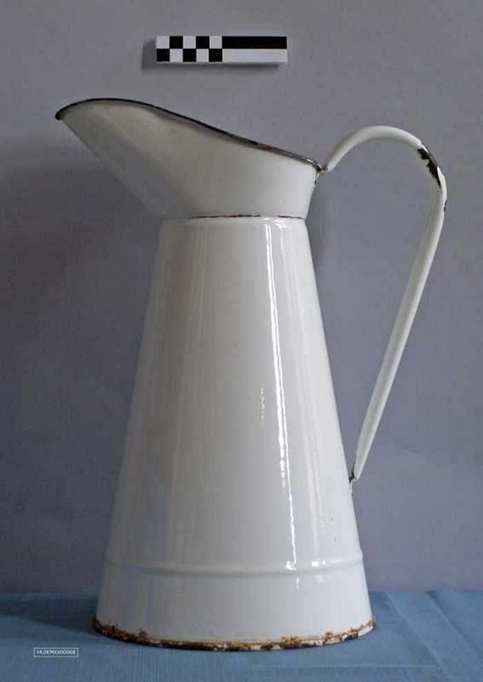 Grote ijzeren waterkan