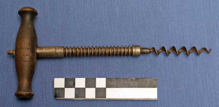 Kurkentrekker met houten handvat