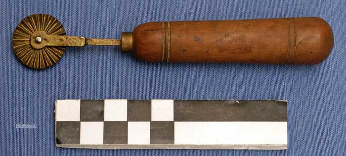 Radertje om deeg te snijden