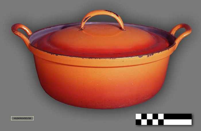 Gietijzeren kookpot met deksel
