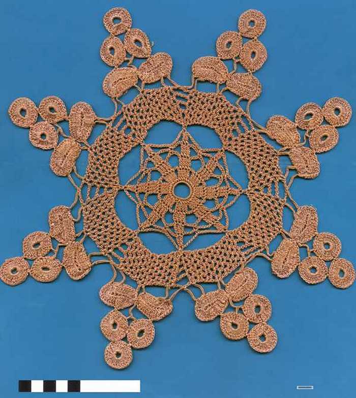 Lichtbruin stervormig haakwerk