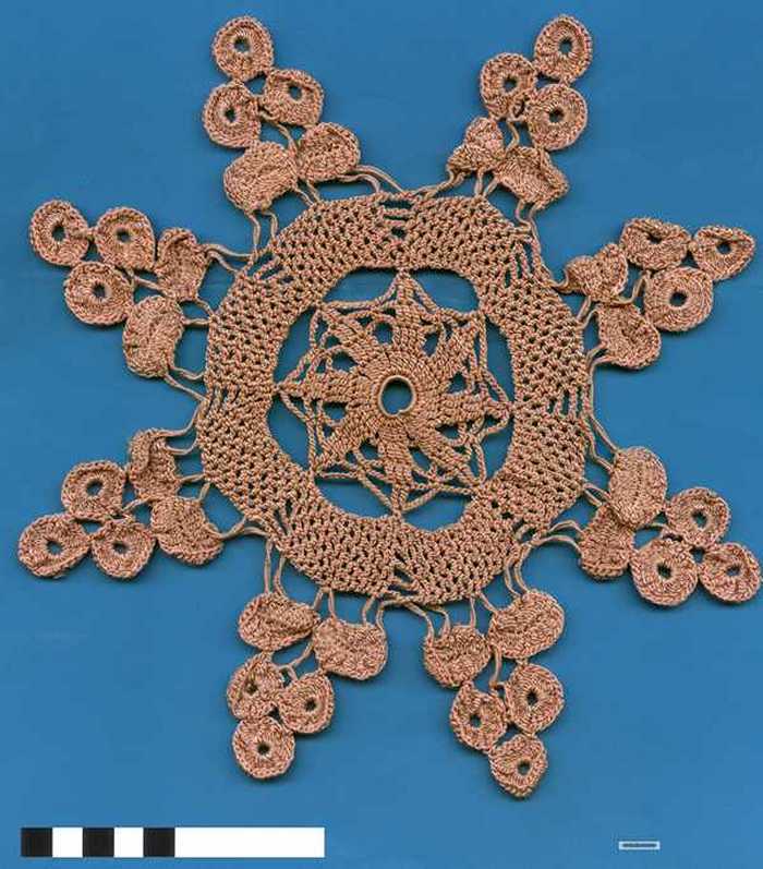 Lichtbruin stervormig haakwerk