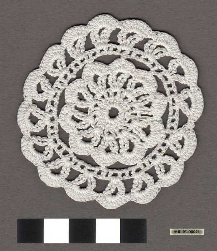 Sierlapje in haakwerk