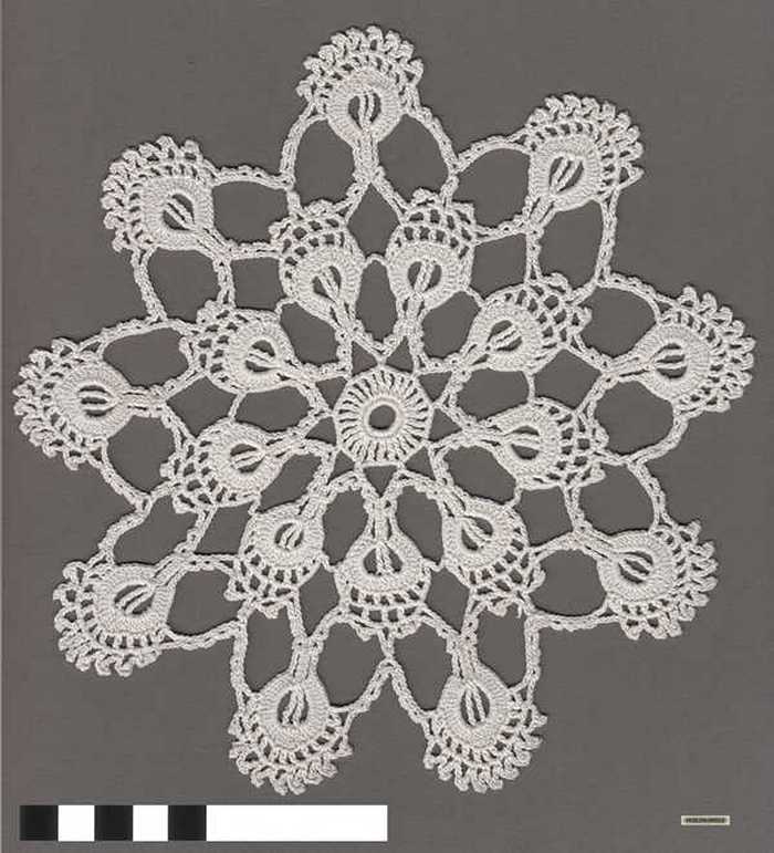 Sierlapje in haakwerk