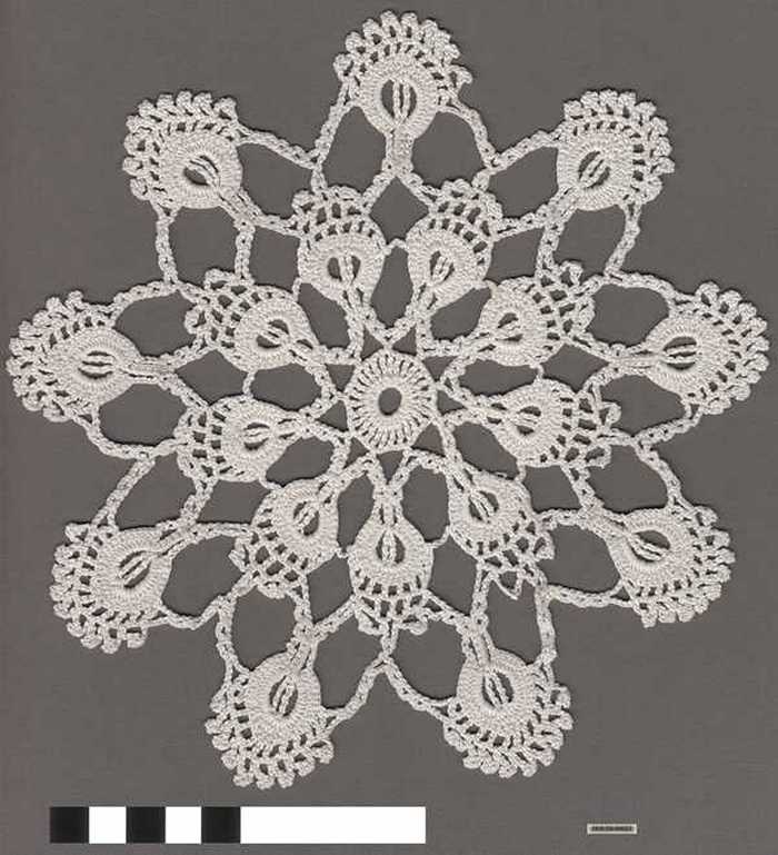 Sierlapje in haakwerk