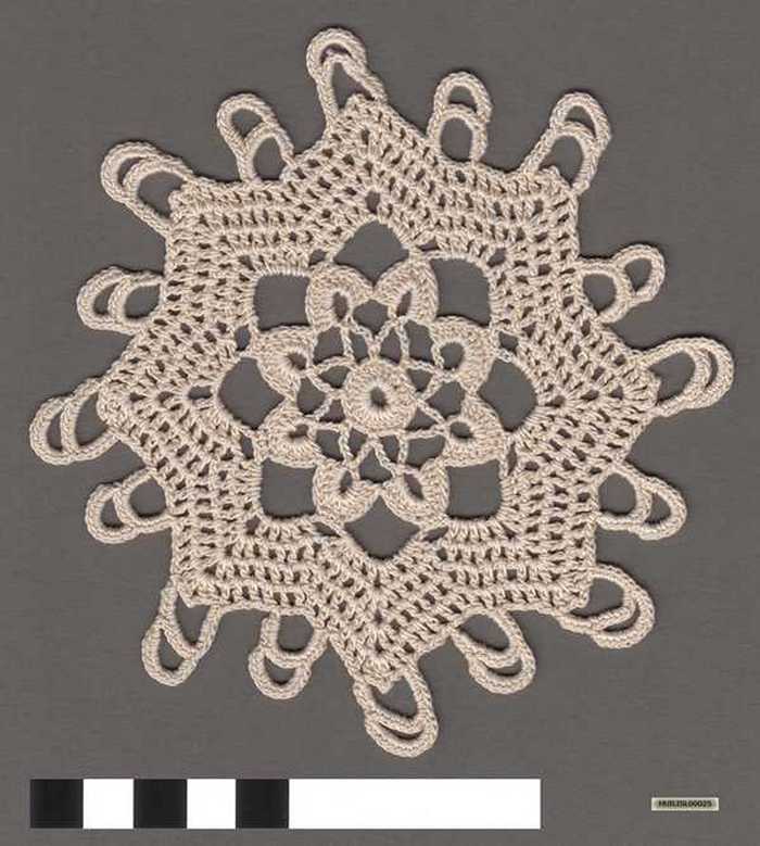 Sierlapje in haakwerk