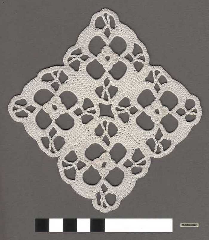 Sierlapje in haakwerk