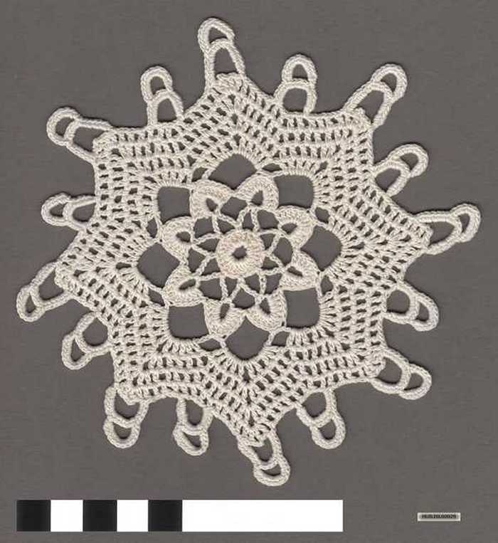 Sierlapje in haakwerk