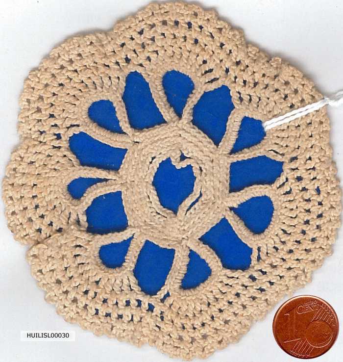 Sierlapje in haakwerk