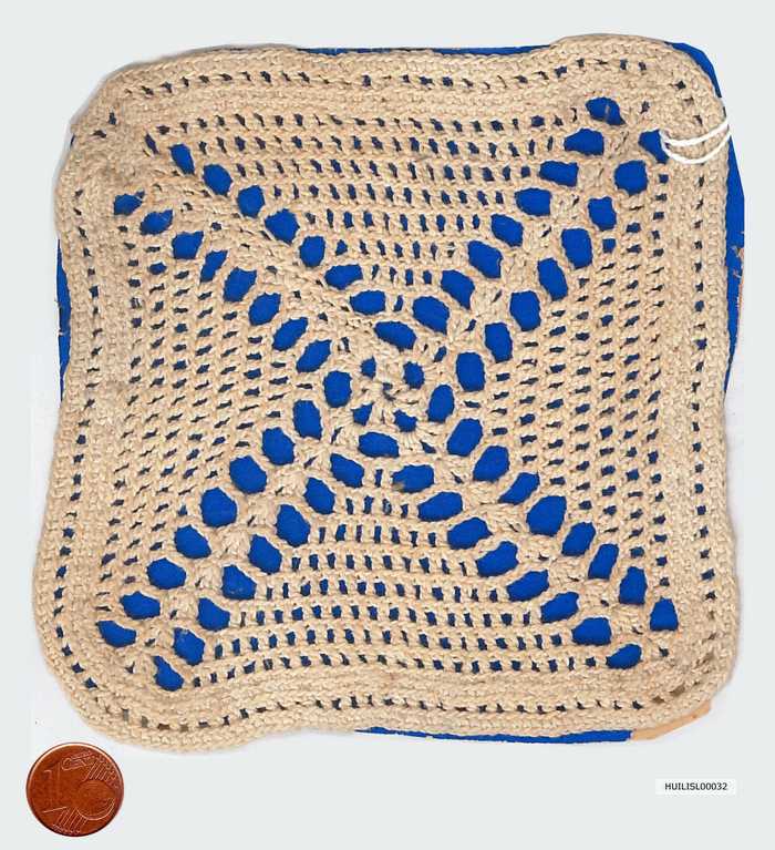 Sierlapje in haakwerk