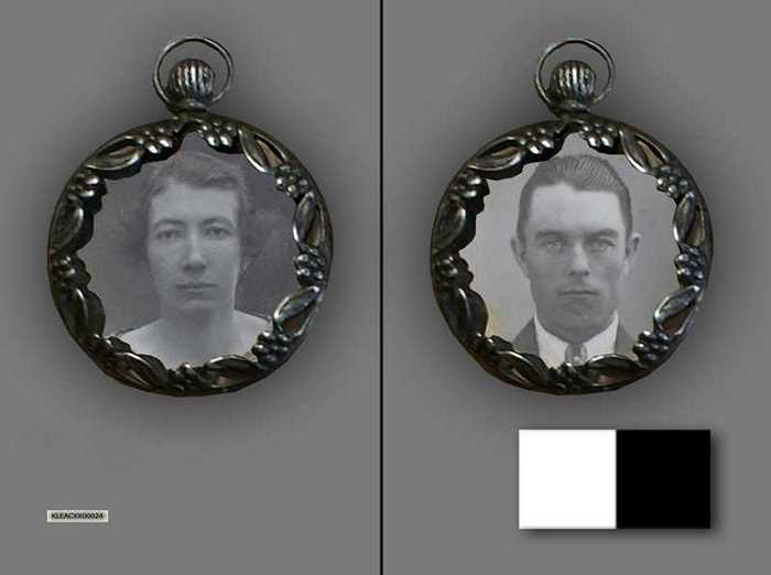 Hangertje met recto en verso foto's