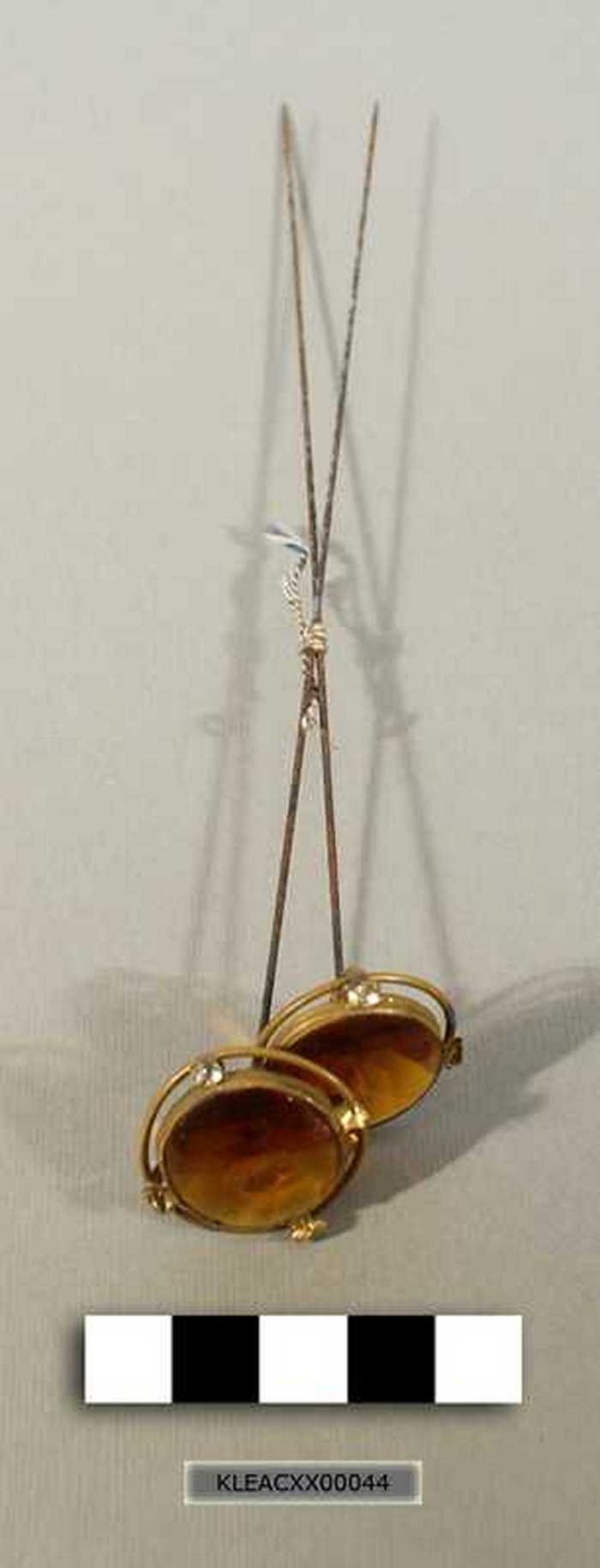 Hoedenspelden (2 stuks)