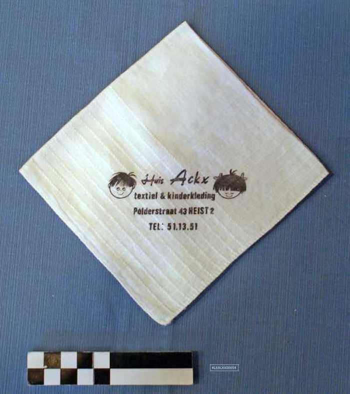 Zakdoekje met publiciteit Huis Ackx