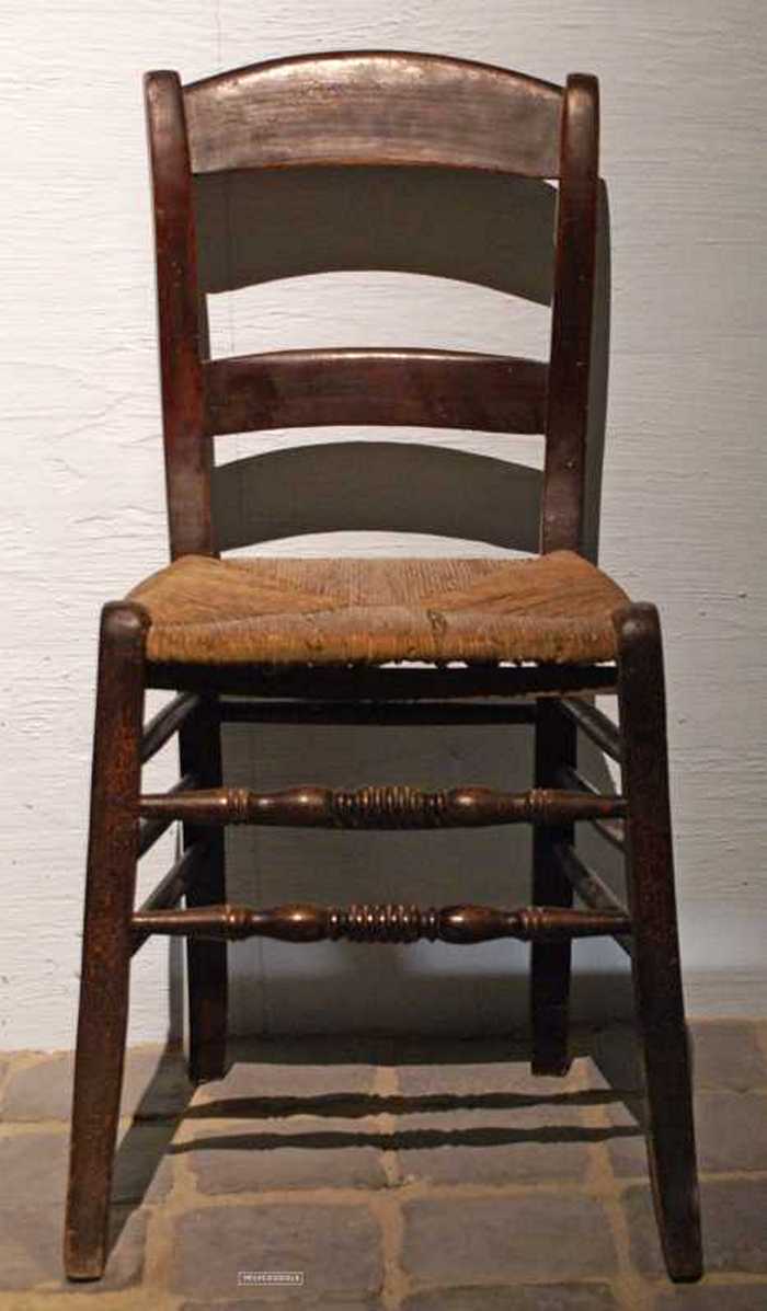 Stoel met rieten zitting