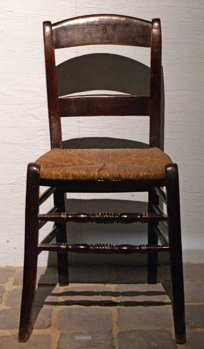 Stoel met rieten zitting