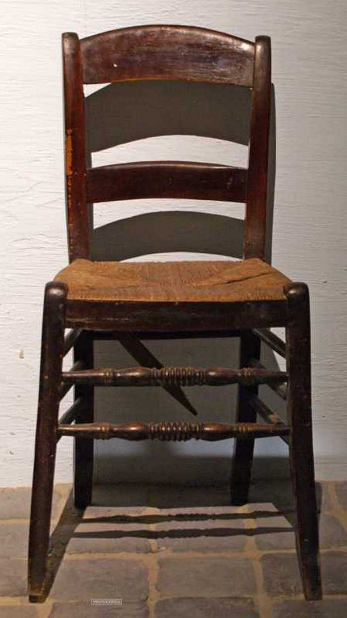 Stoel met rieten zitting