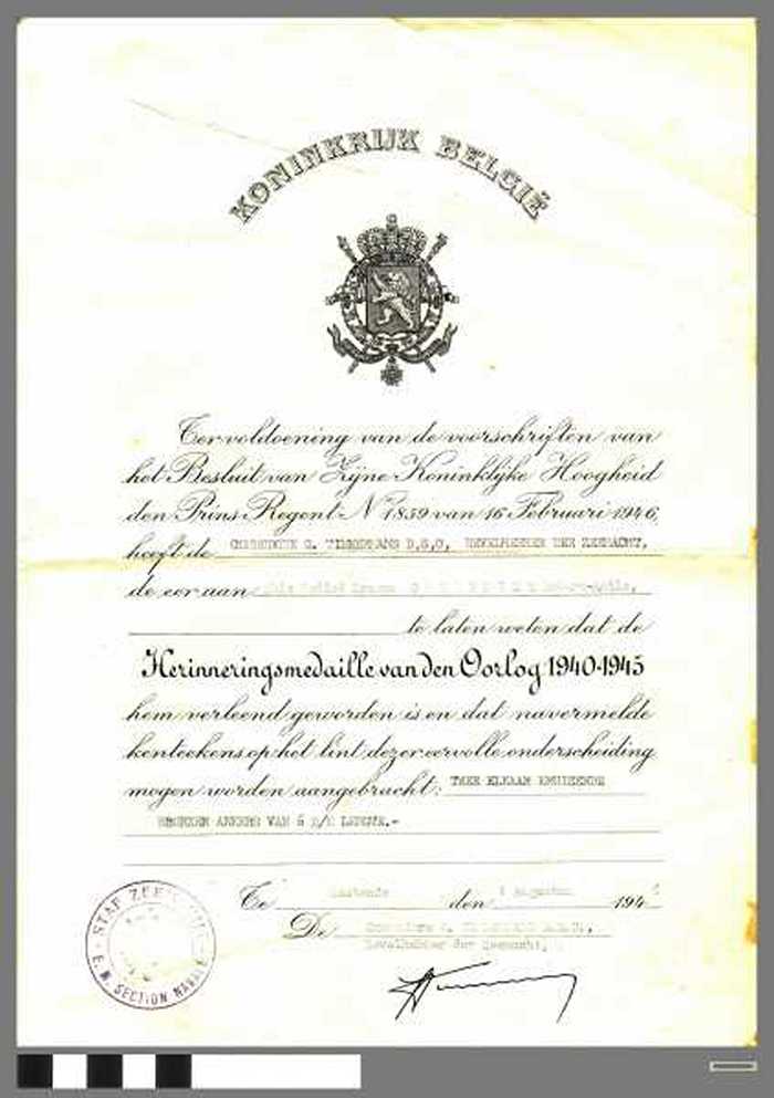 Verlening van Herinneringsmedaille van den Oorlog 1940 - 1945 aan Robert Cordenier