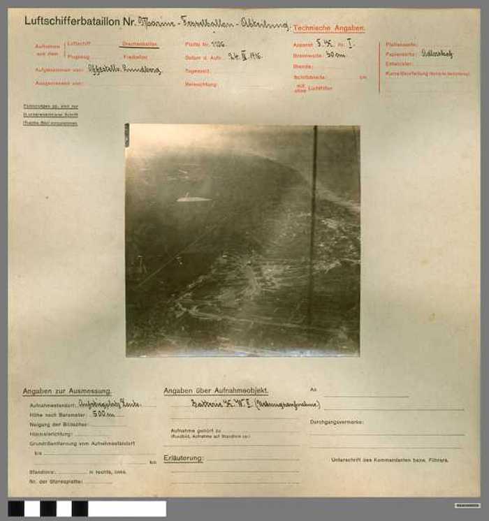 Batterie K.W. II (Uebungsaufnahme)(militaire luchtopname)